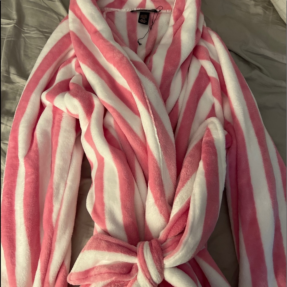 VS fuzzy robe